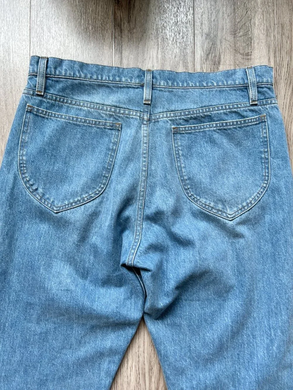 Frame True Straight Leg Jeans Riverwalk Medium Wash Size 32 LIKE NEW - Picture 10 of 10